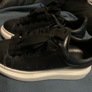 Alexander McQueen leather sneakers Size 36 AUTHENTIC